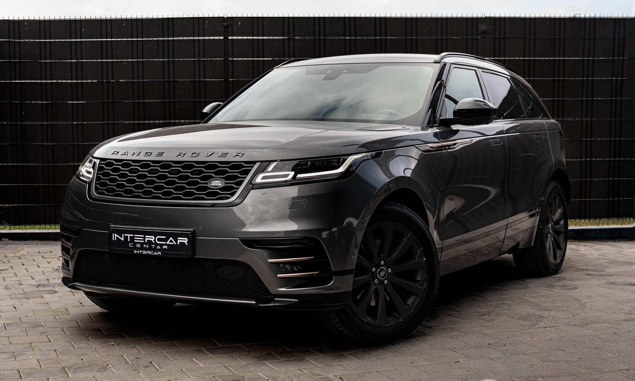 Range Rover Velar R Dimaic Range Rover Velar R- Dynamic | INTERCAR